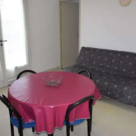 With 2 Bedrooms Feriehus